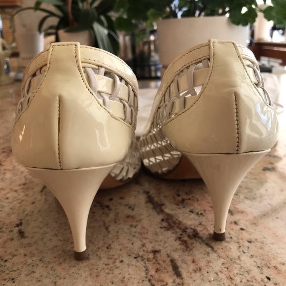 Luca Luca Peep Toe Ivory Netted Heels - Picture 6 of 8
